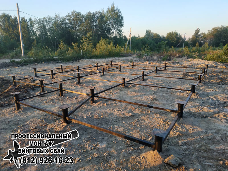 Свайно-винтовой фундамент с обвязкой уголком в СНТ Поляны Тосненского района Ленинградской области